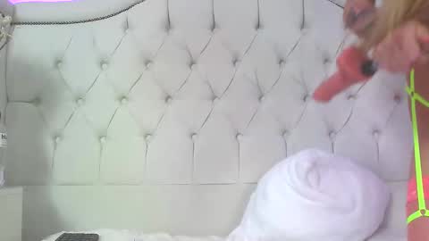 Snapshot of carolinesampaio chatting on 11/19/25, 05:57 carolinesampaio online show from 11/19/25, 05:57