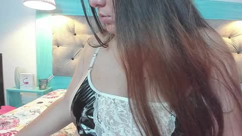 caro online show from 01/02/25, 02:02