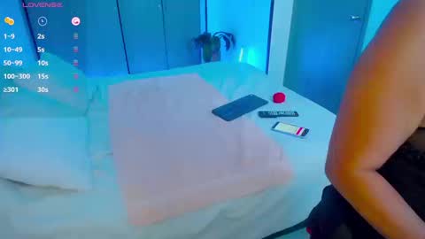 CarolinneFiotti online show from 09/12/25, 02:39