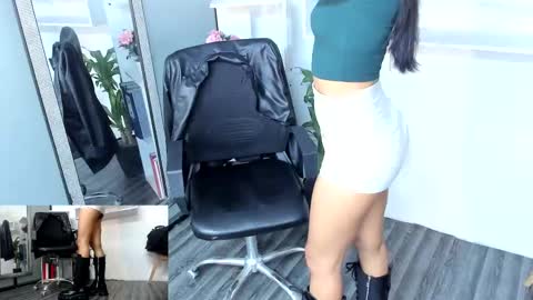 Snapshot of carolu_ chatting on 03/04/25, 04:20 Caro online show from 03/04/25, 04:20