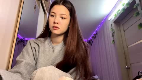 Snapshot of carolynexford chatting on 12/15/25, 02:10 Emma online show from 12/15/25, 02:10