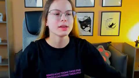 carrie_roses online show from 09/18/25, 04:36