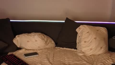 carriebradshawww online show from 11/19/25, 09:59