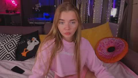 carriebradshawww online show from 05/18/26, 08:25