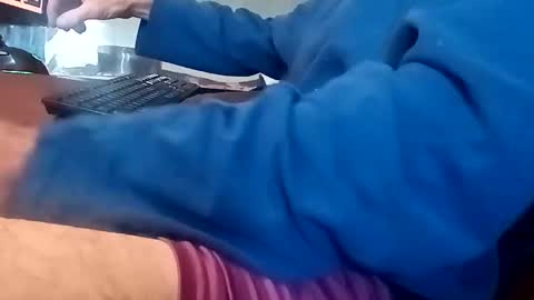 Snapshot of caryb chatting on 10/22/25, 06:18 caryb online show from 10/22/25, 06:18