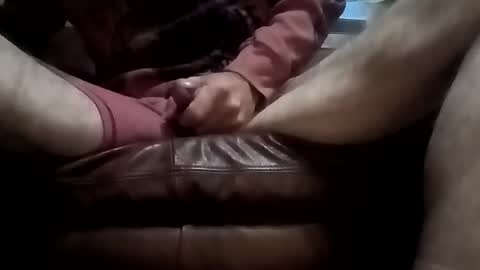 Snapshot of caryb chatting on 10/31/25, 03:35 caryb online show from 10/31/25, 03:35