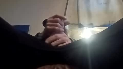 Snapshot of caryb chatting on 12/16/25, 05:51 caryb online show from 12/16/25, 05:51