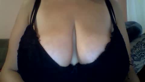 Snapshot of casey3000 chatting on 10/22/25, 05:19 Casey online show from 10/22/25, 05:19