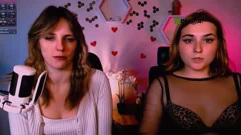 Snapshot of casey_meow_ chatting on 10/15/25, 08:36 casey_meow_ online show from 10/15/25, 08:36