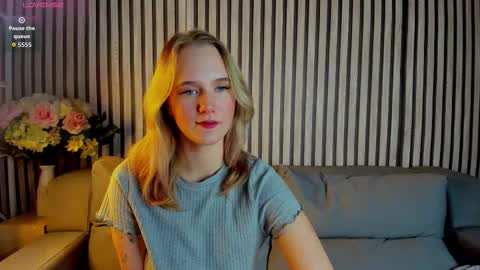 Snapshot of casey_sweeet chatting on 10/19/25, 04:07 Casey sweeet online show from 10/19/25, 04:07