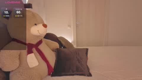 Snapshot of caseykissing chatting on 10/23/25, 03:33 caseykissing online show from 10/23/25, 03:33