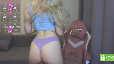 Snapshot of caseylabow chatting on 12/17/24, 01:38 My name is Casey... Nice to meet you  I will be happy to have funthumbs up please its important online show from 12/17/24, 01:38