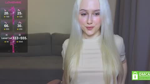 Snapshot of caseylabow chatting on 01/22/25, 10:18 My name is Casey... Nice to meet you  I will be happy to have funthumbs up please its important online show from 01/22/25, 10:18