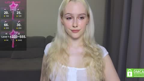 Snapshot of caseylabow chatting on 02/06/25, 11:32 My name is Casey... Nice to meet you  I will be happy to have funthumbs up please its important online show from 02/06/25, 11:32