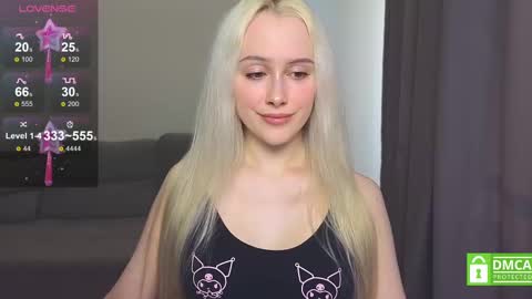 Snapshot of caseylabow chatting on 03/03/25, 10:38 My name is Casey... Nice to meet you  I will be happy to have funthumbs up please its important online show from 03/03/25, 10:38