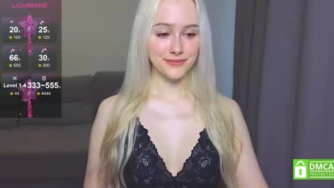 Snapshot of caseylabow chatting on 03/04/25, 02:38 My name is Casey... Nice to meet you  I will be happy to have funthumbs up please its important online show from 03/04/25, 02:38