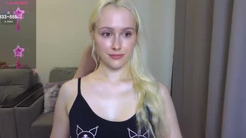 Snapshot of caseylabow chatting on 10/11/25, 10:25 My name is Casey... Nice to meet you  I will be happy to have funthumbs up please its important online show from 10/11/25, 10:25