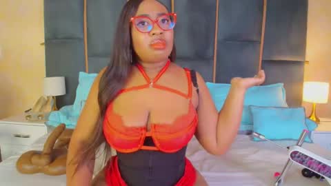 Snapshot of caseymoon chatting on 09/28/25, 12:32 Casey online show from 09/28/25, 12:32