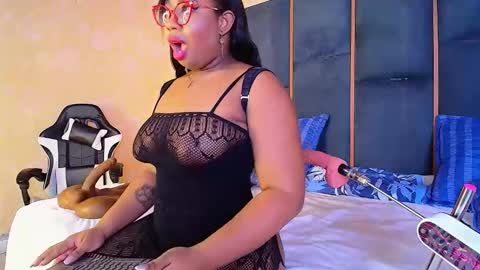 Snapshot of caseymoon chatting on 10/15/25, 01:44 Casey online show from 10/15/25, 01:44