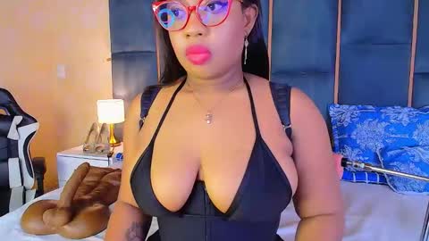 Snapshot of caseymoon chatting on 10/19/25, 12:39 Casey online show from 10/19/25, 12:39