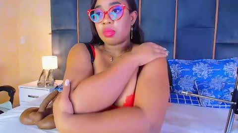 Snapshot of caseymoon chatting on 10/20/25, 12:16 Casey online show from 10/20/25, 12:16