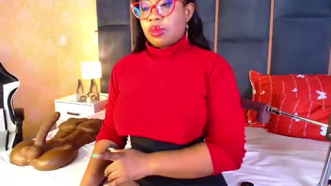 Snapshot of caseymoon chatting on 11/13/25, 12:48 Casey online show from 11/13/25, 12:48