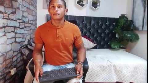 Snapshot of casike_978 chatting on 10/14/25, 12:00 Casike online show from 10/14/25, 12:00