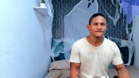 Snapshot of casike_978 chatting on 11/02/25, 07:27 Casike online show from 11/02/25, 07:27