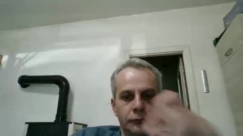 Snapshot of casius_77 chatting on 04/11/26, 04:00 casius_77 online show from 04/11/26, 04:00