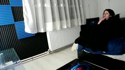 Snapshot of cassandry92 chatting on 01/05/25, 04:27 Casandry online show from 01/05/25, 04:27