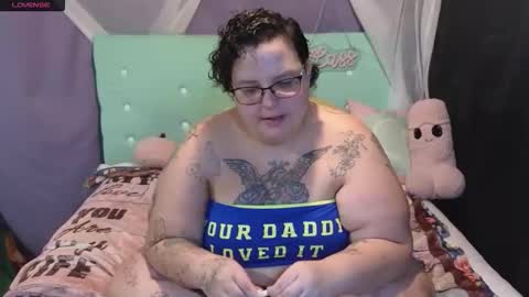 Snapshot of casserole_bbw chatting on 10/20/25, 12:49 Casserole bbw online show from 10/20/25, 12:49