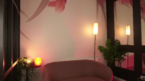 Hello my name is Cassie and my friend Nilo is also here online show from 07/23/26, 06:28