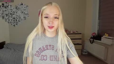 Cassie Rosss online show from 12/31/24, 03:34