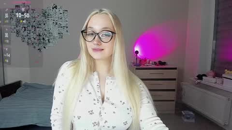 Cassie Rosss online show from 01/14/25, 12:00