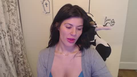 cassiealvarez online show from 10/04/25, 12:52