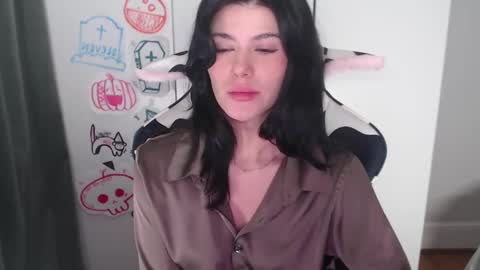 cassiealvarez online show from 10/16/25, 02:34