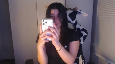Snapshot of cassiealvarez chatting on 07/08/26, 01:54 cassiealvarez online show from 07/08/26, 01:54
