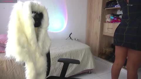 Snapshot of cassiecol chatting on 10/13/25, 04:51 cASSie online show from 10/13/25, 04:51