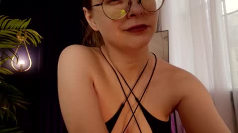 assie online show from 11/12/25, 12:38