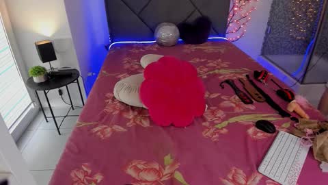 Cassie online show from 09/16/25, 05:30