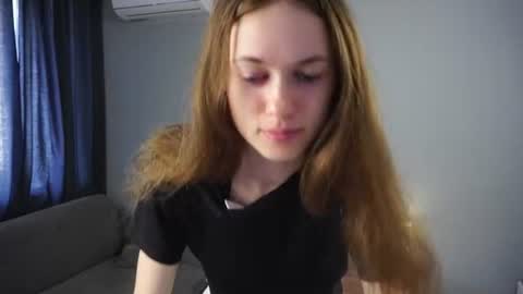 Snapshot of cassiehorridge chatting on 06/10/26, 04:45 Alice online show from 06/10/26, 04:45