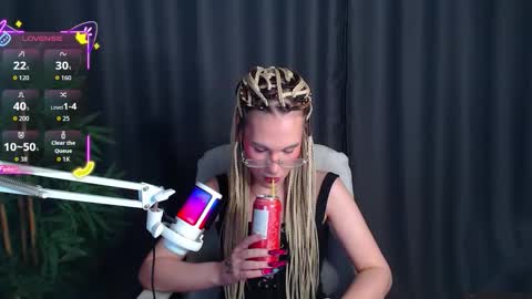 Snapshot of cassiemich chatting on 11/29/25, 09:07 Cassie online show from 11/29/25, 09:07