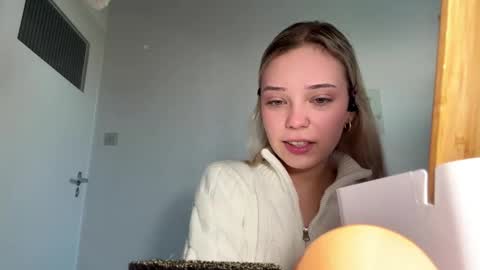 Snapshot of cassijent chatting on 03/02/26, 07:09 Olivia online show from 03/02/26, 07:09