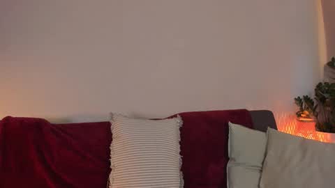 Snapshot of cassisland chatting on 10/27/25, 01:59 cassandra online show from 10/27/25, 01:59