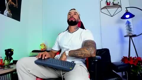 Matheo Brown online show from 01/01/25, 01:37