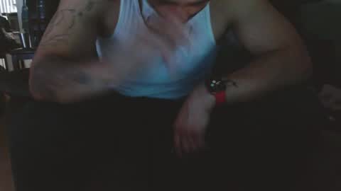 Snapshot of castle_frank91 chatting on 07/13/26, 04:43 Castle frank91 online show from 07/13/26, 04:43