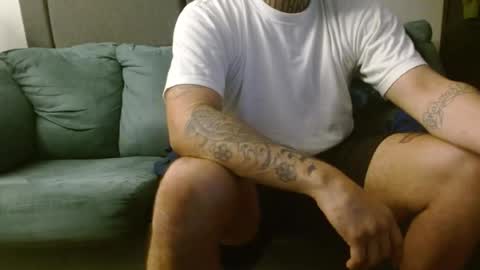 Snapshot of castle_frank91 chatting on 07/22/26, 10:45 Castle frank91 online show from 07/22/26, 10:45