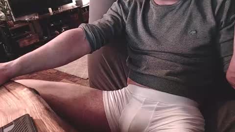 Snapshot of casual_chris chatting on 10/23/25, 02:22 fickschnitten online show from 10/23/25, 02:22