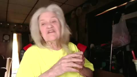 cat online show from 10/19/25, 04:07