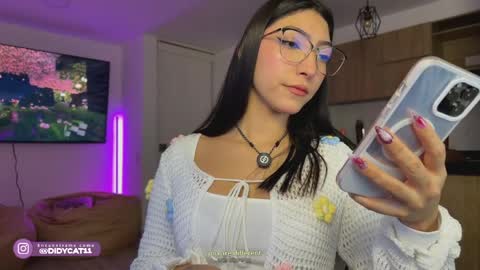 Snapshot of cat_didy chatting on 04/08/26, 04:18 Didy online show from 04/08/26, 04:18